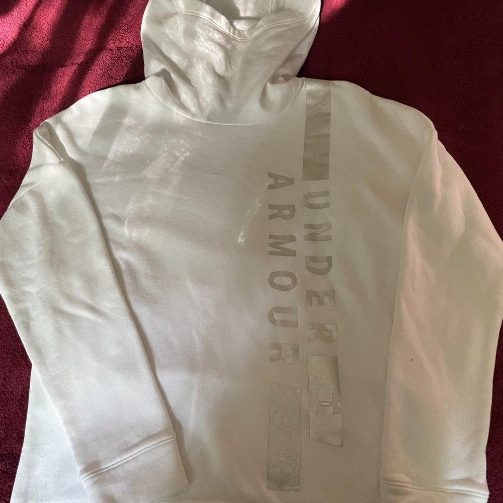 Under Armour white S hoodie